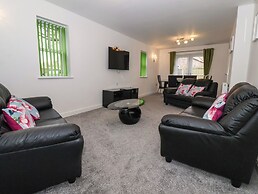 4 Manor Garth