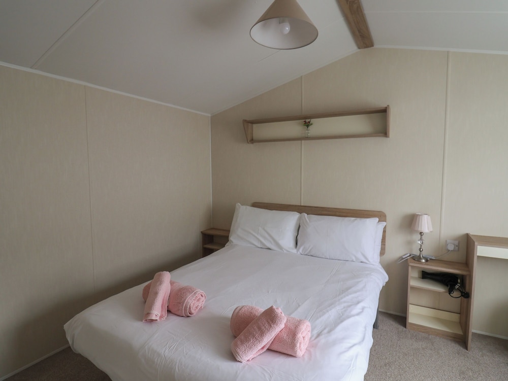 Tri-star House