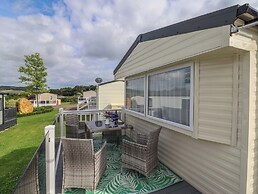 Tri-star House