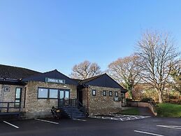 Tri-star House