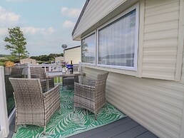 Tri-star House