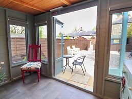 3 Cowper Place