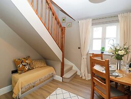 Holly Cottage