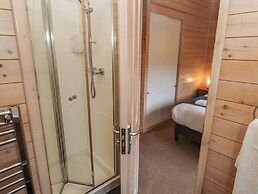Dovestone Secluded Luxury Lodges - Pets Welcome