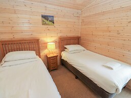 Dovestone Secluded Luxury Lodges - Pets Welcome