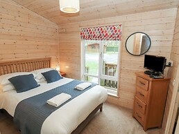 Dovestone Secluded Luxury Lodges - Pets Welcome