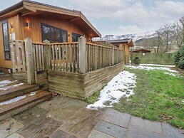 Dovestone Secluded Luxury Lodges - Pets Welcome