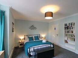 Holyrood Lodge