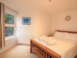 3 Hamstone Court