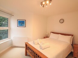 3 Hamstone Court