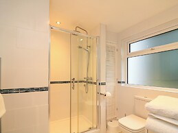 3 Hamstone Court