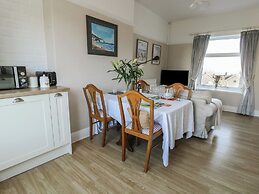 Rhos Retreat No. 7