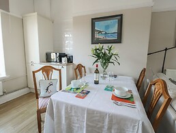 Rhos Retreat No. 7