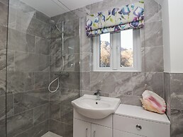 Yewdale View Apartment