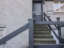 Yewdale View Apartment