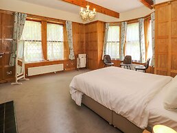 Highwood Lodge