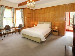 Highwood Lodge
