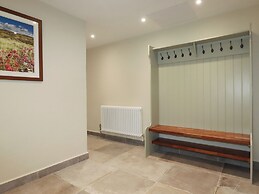 Tretoil Farm House