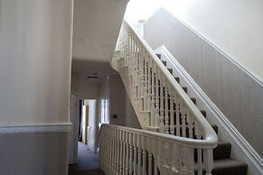 Avalon Lodge