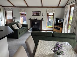 2 Riverside Lodge