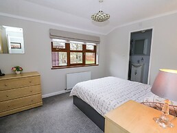 2 Riverside Lodge