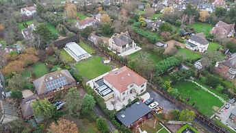 Joy Lane Mansion