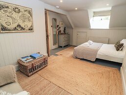 Cotswold House
