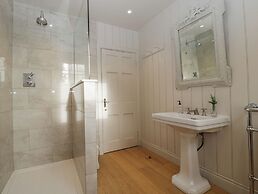 Cotswold House