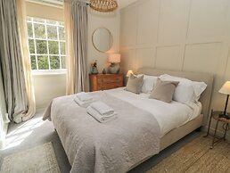 Cotswold House