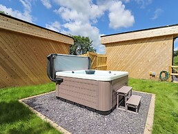 Valley Lodge 4 - North Wales Eco Lodges