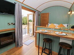 Dam View Shepherds Hut
