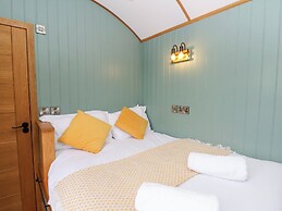 Dam View Shepherds Hut