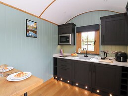 Dam View Shepherds Hut