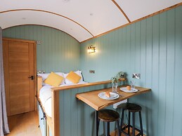 Dam View Shepherds Hut