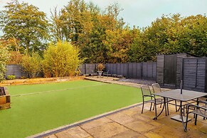 School Lodge