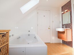 6 Willows Green
