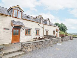Llys-y-wennol