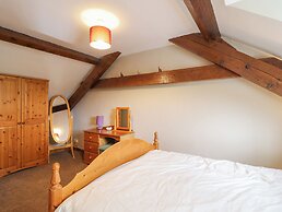 Llys-y-wennol