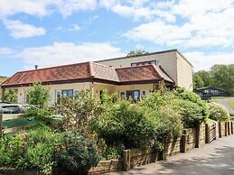 26 Manleigh Park