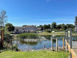 Lakeside 18