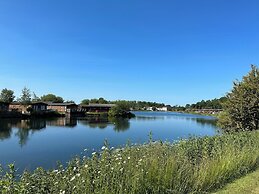 Lakeside 18