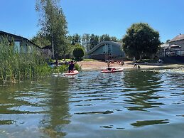 Lakeside 18