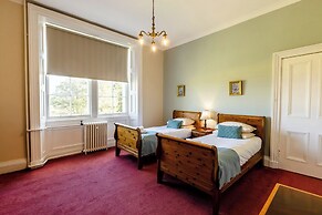 Cheviot Manor