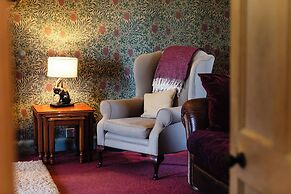 Cheviot Manor