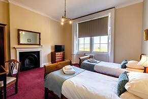 Cheviot Manor