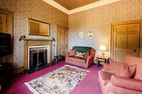 Cheviot Manor