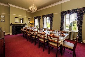 Cheviot Manor