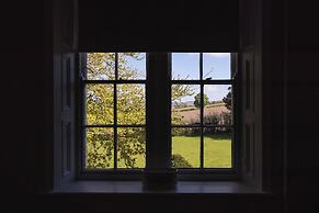 Cheviot Manor
