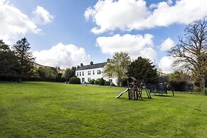Cheviot Manor