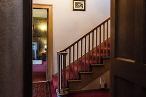Cheviot Manor